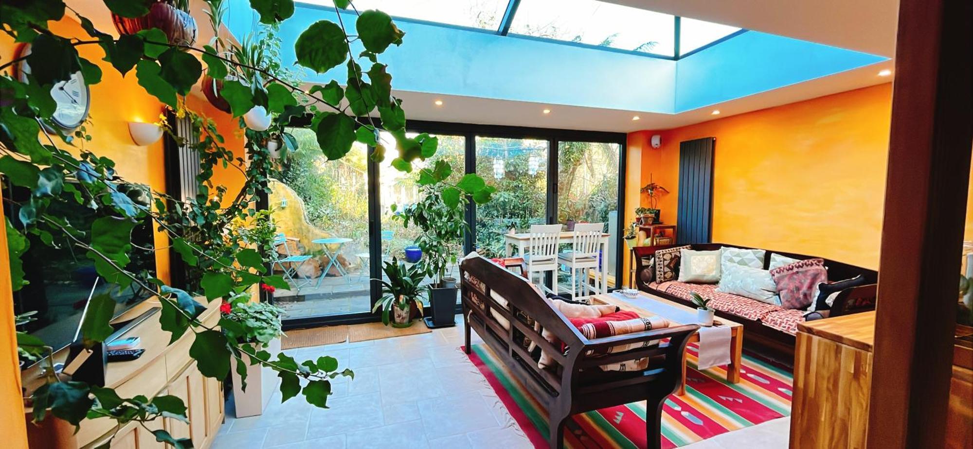 Funky Urban Jungle Bed & Breakfast Cardiff Exterior photo